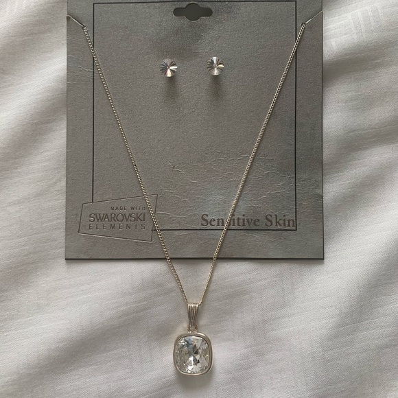 Swaroski Necklace and Earring Set - Picture 2 of 4